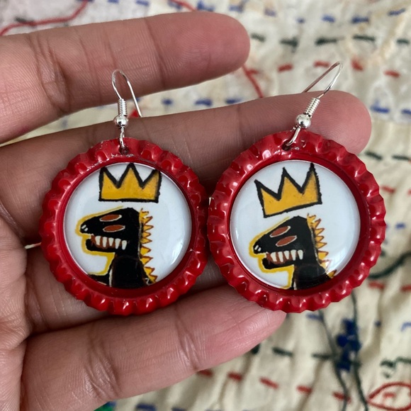 ⭐️Basquiat handcrafted Bottle Cap Earrings - Picture 3 of 11